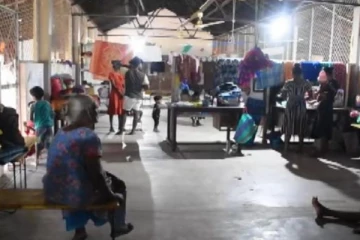 கிளிநொச்சிப் பகுதியில் இடம்பெயர்ந்துள்ள மக்கள்