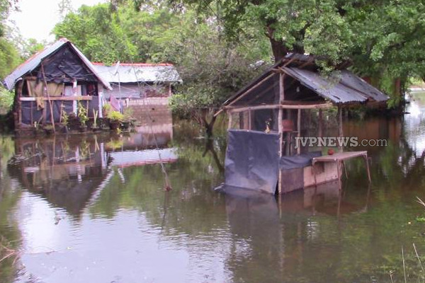 கடும் மழையால் வெள்ளம் போல் காட்சியளிக்கும் புத்தளம்: 274 குடும்பங்கள் பாதிப்பு | Puttalam Flood Due To Heavy Rain 1012 Affected