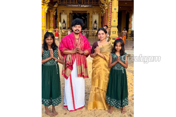 Jaffnaவில் உள்ள நல்லூர் முருகன் கோவிலுக்கு தனது மகளுடன் சென்றுள்ள தமிழ் சினிமா பிரபலம்... யார் பாருங்க | Popular Dancer Visit Srilanka Murugar Temple
