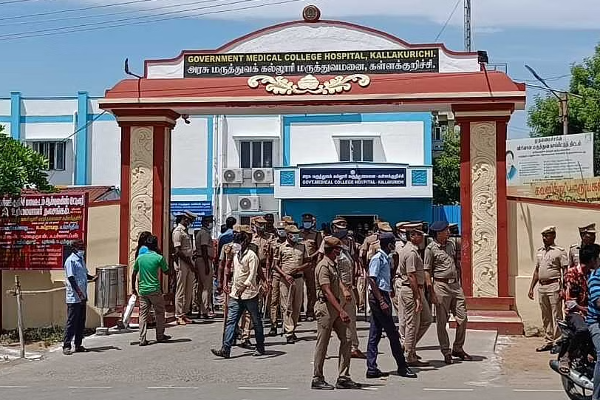 கள்ளக்குறிச்சி மாணவி உடல் ஒப்படைப்பு பற்றி அமைச்சர் ஆலோசனை - தமிழ்நாடு