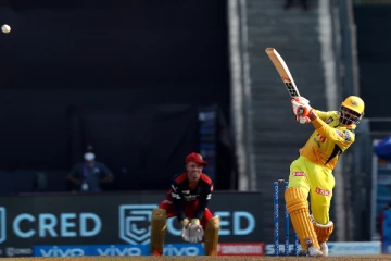 ஒரே ஓவரில் 36 ஓட்டங்கள் விளாசி வரலாற்று சாதனை படைத்தார் ஐடேஜா! கடைசி ஓவரில் கதறிய ஆர்சிபி