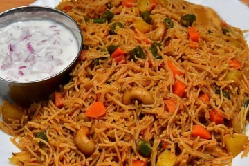 பார்த்தவுடனே ருசிக்க தூண்டும் சுவையான சேமியா பிரியாணி - செய்வது எப்படி?