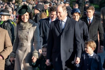ராஜ குடும்பம் கிறிஸ்துமஸ் பண்டிகையை கொண்டாட இருக்கும் வீட்டில் ஆவிகள்...