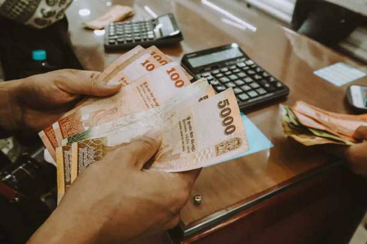 விசாரணைகளுக்காக சிறைக்கைதிகளை பொலிஸாரின் கட்டுப்பாட்டுக்கு மாற்றும் சட்டம்! | Law To Transfer Prisoners To Police Interrogation விசாரணைகளுக்காக சிறைக்கைதிகளை பொலிஸாரின் கட்டுப்பாட்டுக்கு மாற்றும் சட்டம்! | Law To Transfer Prisoners To Police Interrogation