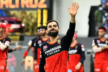 ஐபிஎல் போட்டியின் கேப்டன் பதவியில் இருந்து விராட் கோலி விலகல் - ரசிகர்கள் கடும் அதிர்ச்சி