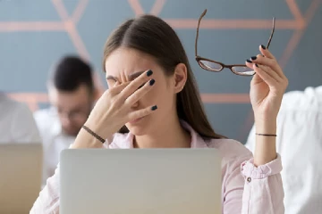 ඇස්වල ආතතිය අඩු කිරීමට සරල පියවර කිහිපයක් මෙන්න…