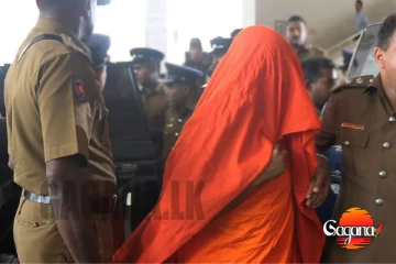 සාසනය විනාශ කරන්නද හදන්නේ? භික්ෂුවක් හෙරොයින් එක්ක මාට්ටු