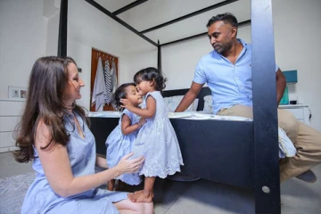 இலங்கையில் குழந்தைகளை தத்தெடுத்த லண்டன் பெண்ணுக்கு ஏற்பட்டுள்ள நிலை!