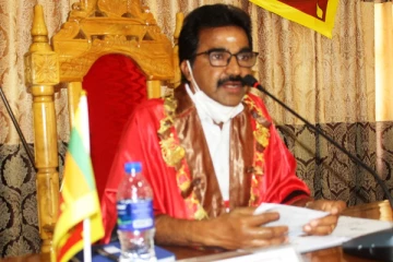 மட்டக்களப்பு மாநகரசபை உறுப்பினரொருவரை பணியிலிருந்து விலக்கி தடை விதிப்பு