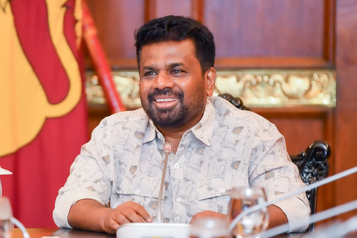 அனுரகுமார திசாநாயக்க ஜனாதிபதியாக பதவியேற்ற போது மந்திரக்கோல் வழங்கப்படவில்லை! அமைச்சர் வசந்த சமரசிங்க | Anura Was Not Handed Magic Wand Assumed Office