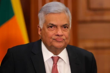சகல சவால்களையும் வெற்றிகொள்வார்! ரணிலுக்கு புகழாரம்
