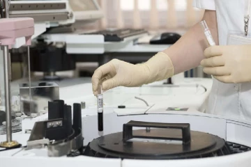 சுவிஸ் ஆய்வகத்தில் பணி செய்யும்போது வெளிநாட்டு மாணவிக்கு நேர்ந்த துயரம்