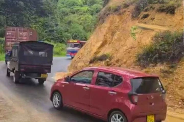 හැටන් කොළඹ ප්‍රධාන මාර්ගයට පස් කඳු කඩා වැටීමේ අවධානම තව දුරටත්