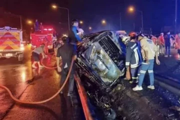 தாய்லாந்தில் இடம் பெற்ற கோர விபத்து;உடல் கருகி 11 பேர் உயிரிழப்பு