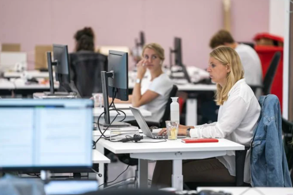 இங்கிலாந்தில் வாரத்தில் 4 நாட்கள் மட்டும் வேலை - குஷியில் ஊழியர்கள் - தமிழ்நாடு