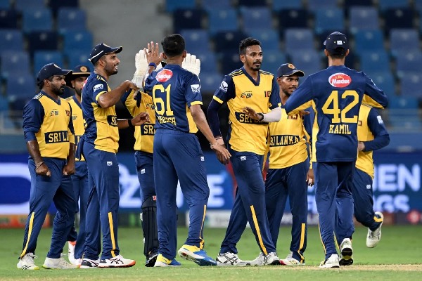 பாகிஸ்தானில் இருந்து பாதியில் நாடு திரும்பும் 8 இலங்கை கிரிக்கெட் வீரர்கள்: ஒருநாள் தொடர் ரத்து? | 8 Sri Lankan Cricketers To Return Home Mid Series