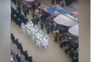 වරදකරුවන් ලැජ්ජාවට පත්කළ අමුතුම දඬුවම මෙන්න..