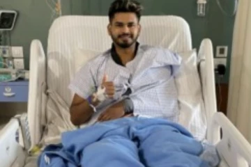 ஆபரேஷன் சக்சஸ் - I am come back... டிஸ்ரேயாஷு வெளியிட்ட புகைப்படம் - டெல்லி அணி உற்சாகம்!