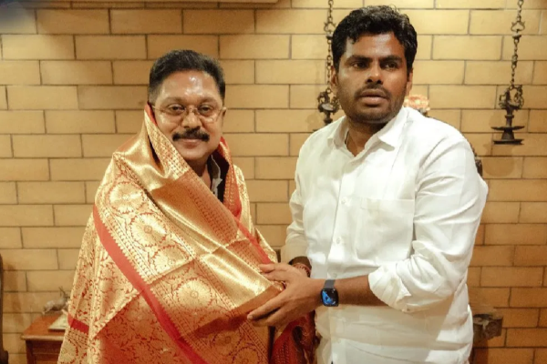 டிடிவி, ஓபிஎஸ் கூட்டணியில் இணைய செக் - அதிமுக பொதுக்குழுவில் 16 தீர்மானங்கள் | 16 Resolutions In Admk General Body Executive Meet