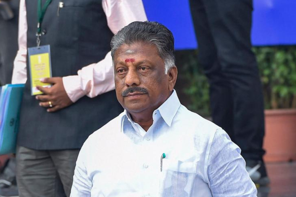 அவசர பயணமாக டெல்லி புறப்பட்டு சென்றார் ஒ.பன்னீர் செல்வம்! | Admk Ops Eps Delhi Modi Amithshah