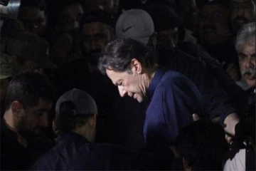 பாகிஸ்தானில் தொடரும் பதற்றம்! இம்ரான் கான் கைது வழக்கில் நீதிமன்றம் பிறப்பித்துள்ள உத்தரவு