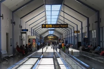 கட்டுநாயக்க விமான நிலையத்தில் 586 பேருக்கு ஏற்பட்ட பரிதாப நிலை