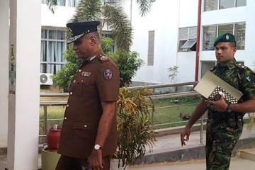 இலங்கை பொலிஸ்மா அதிபர் கிளிநொச்சிக்கு திடீர் விஜயம்