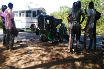 பளையில் விபத்து - இருவர் படுகாயம்