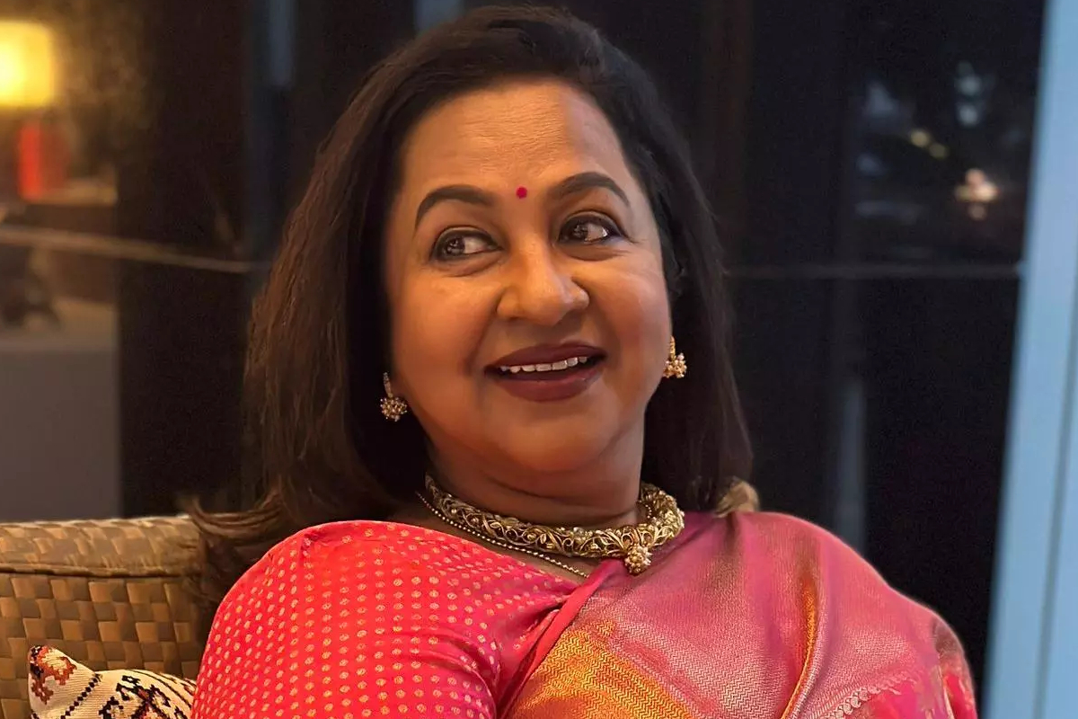 எல்லாரு கையிலையும் ஒரு போன் கிடைச்சுருச்சு, கருத்து சொல்ல - ராதிகா அதிரடி | Radhika Sarathkumar About Influencers எல்லாரு கையிலையும் ஒரு போன் கிடைச்சுருச்சு, கருத்து சொல்ல - ராதிகா அதிரடி | Radhika Sarathkumar About Influencers