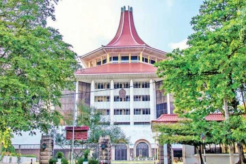 உயர்நீதிமன்றில் நிகழ்ந்த நெகிழ்ச்சி சம்பவம்