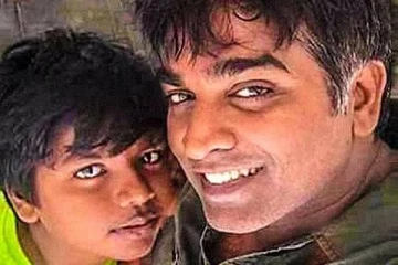 அது நீ பண்ண தப்புப்பா ! பையனிடம் மன்னிப்பு கேட்ட பிரபல நடிகர்! இதுதான் காரணமா?