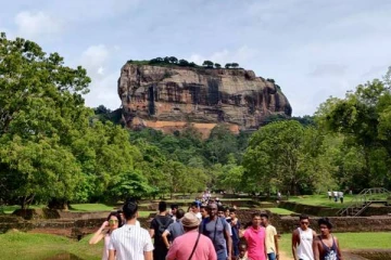 இலங்கைக்கு தொடர்ந்து 2வது மாதமாக ஒரு லட்சம் சுற்றுலா பயணிகள் வருகை!