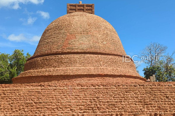 குருந்தூர்மலையில் நீதிமன்ற கட்டளையை மீறி கட்டி முடிக்கப்பட்டுள்ள விகாரை - படங்கள் | Buddish Vihara Kurundurmalai Violation Court Order