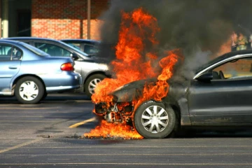 உலகிலே அதிகரித்து வரும் வாகன தீ விபத்துகள் ? இதுதான் காரணமா?