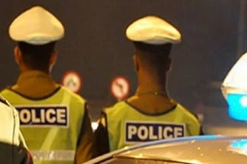 யாழில் பயங்கர சம்பவம்: இருவர் விடுதிக்குள் நுழைந்து சரமாரி தாக்குதல்