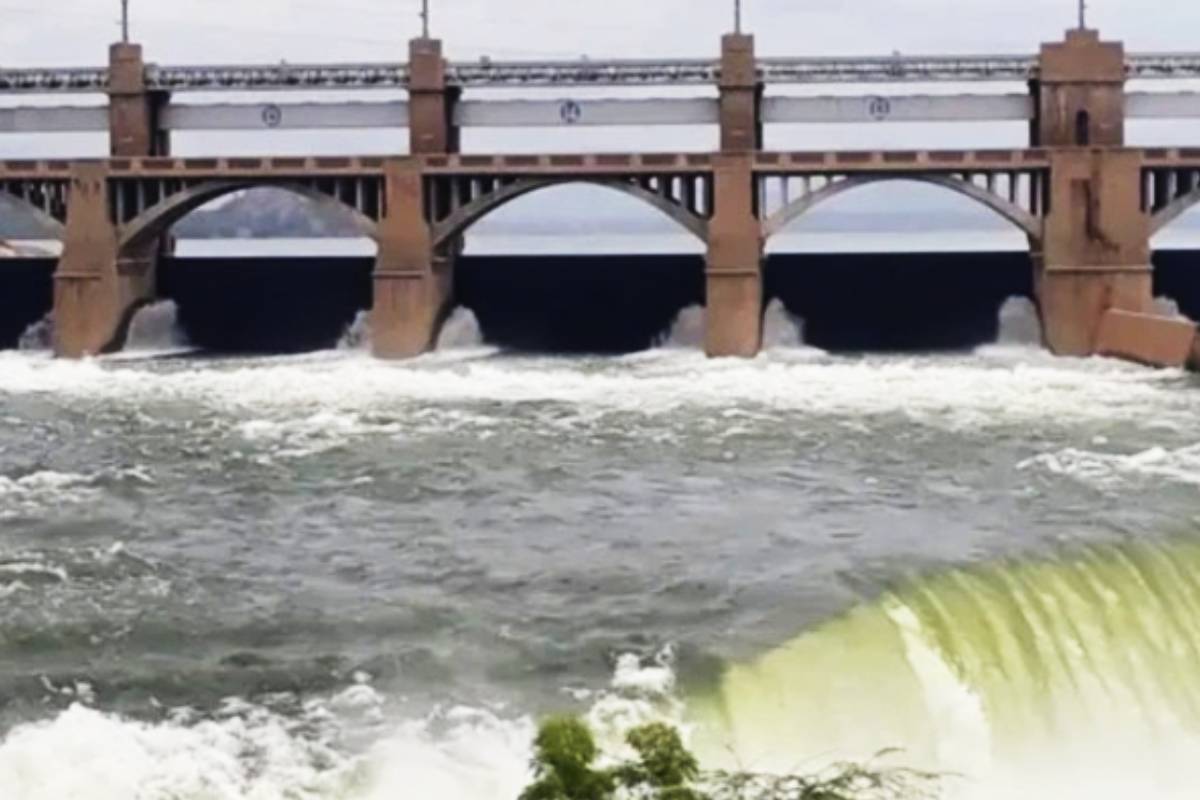 நாவலப்பிட்டி பகுதியில் பெருக்கெடுத்த வெள்ளம் - நீரில் மூழ்கிய அதிகமான வீடுகள் | Floods In Nawalapitiya நாவலப்பிட்டி பகுதியில் பெருக்கெடுத்த வெள்ளம் - நீரில் மூழ்கிய அதிகமான வீடுகள் | Floods In Nawalapitiya