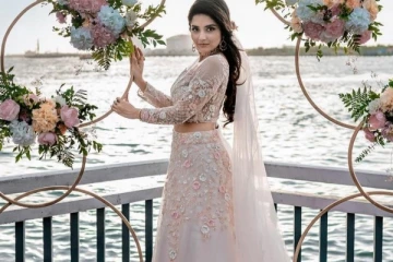 பொறி வைத்து கைது செய்யும்  பெண்ணின் .. கண்ணிலே புரியாமல் மாட்டிக்கொண்டோமா? : வைரலாகும் மகிமா நம்பியார் புகைப்படம்!