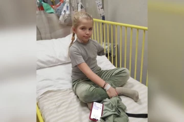 ரஷ்ய தாக்குதலில் 9 வயது  உக்ரைன் சிறுமிக்கு நேர்ந்த வாழ்நாள்  துயரம்!