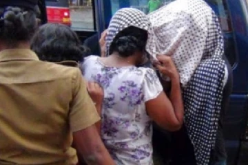 விபச்சார விடுதி சுற்றிவளைப்பு; கிளிநொச்சி பெண்ணும் கைது!