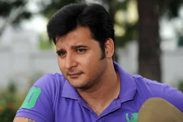 11 ஆண்டுகளுக்கு பின் மீண்டும் நடிகராக களமிறங்கும் அப்பாஸ்.. அதுவும் இந்த சென்சேஷனல் நடிகையுடன்