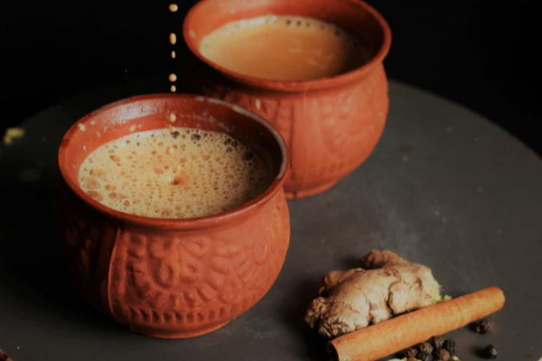 அடடா!  களிமண் கப்புகளில் டீ குடிப்பது இவ்வளவு நன்மையை தருமா? | Food Is Chai Served In Kulhad Healthier