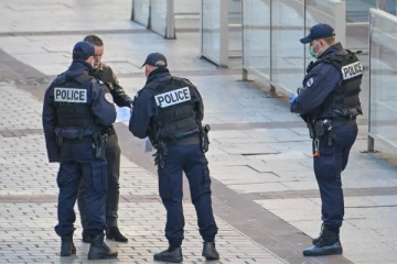 பிரான்ஸில் கணவனை குத்தி கொலை செய்த மனைவி!