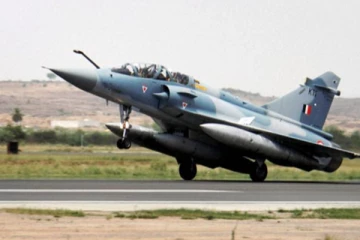 அதிவேக நெடுஞ்சாலையில் போர் ஒத்திகை; மிரட்டும் இந்தியா!