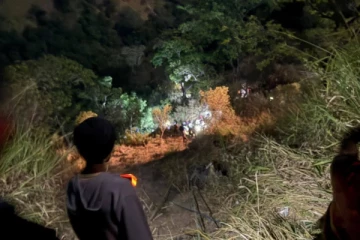 இலங்கையில் கோர விபத்து ; 10 பேர் பலி ; தெடர்ந்து உயரும் பலி எண்ணிக்கை