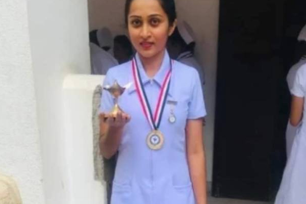 இலங்கையில் இளம் ஜோடிக்கு காத்திருந்த பெரும் அதிர்ச்சி! உயிரிழந்த பெண் தொடர்பான தகவல் | Young Couple Attacked Elephant Girl Death Badulla