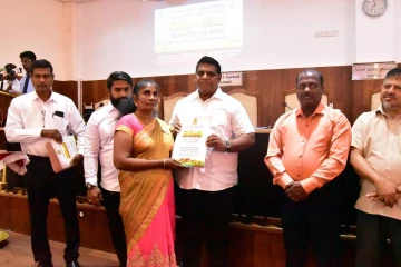 வழங்கப்பட்டன காணி உறுதிகள் : மக்களின் பல வருட கனவு நிறைவேற்றம்