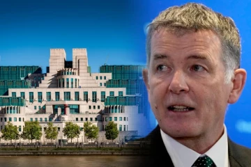 புடினை வீழ்த்த பிரித்தானிய உளவுத்துறைக்கு உதவ முன்வந்துள்ள ரஷ்யர்கள்: உளவுத்துறை தலைவர் பரபரப்பு தகவல்