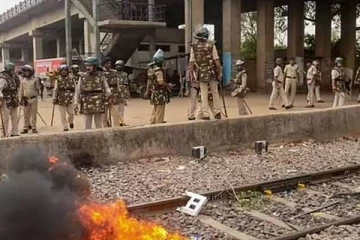 அக்னிபாத் திட்டத்தை  சில அரசியல் கட்சிகள் தவறாக வழிநடத்துகின்றன : கொந்தளித்த மத்திய அமைச்சர்