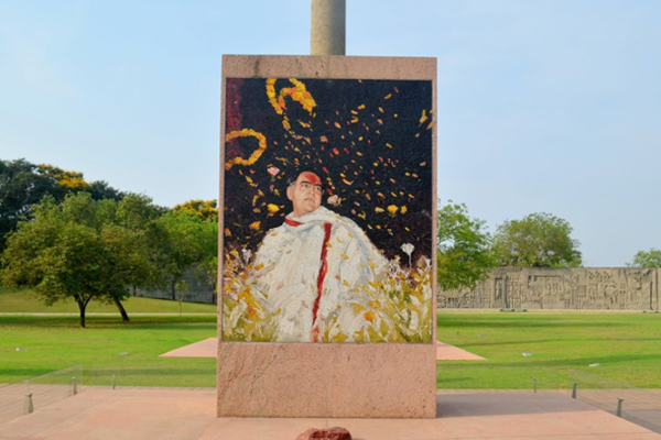 தந்தையின் நினைவிடத்தில் தேர்தல் பிரச்சாரத்தை துவங்கும் ப்ரியங்கா காந்தி.! | Priyanka Gandhi Launches Election Campaign Memory தந்தையின் நினைவிடத்தில் தேர்தல் பிரச்சாரத்தை துவங்கும் ப்ரியங்கா காந்தி.! | Priyanka Gandhi Launches Election Campaign Memory