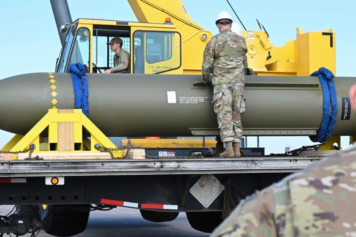 ஈரான் மீது 1,000 கிலோ பங்கர் – பஸ்டர் குண்டுகளை வீசி அமெரிக்கா தாக்குதல் | Us Launches Attack Iran Dropping 1000 Buster Bombs ஈரான் மீது 1,000 கிலோ பங்கர் – பஸ்டர் குண்டுகளை வீசி அமெரிக்கா தாக்குதல் | Us Launches Attack Iran Dropping 1000 Buster Bombs